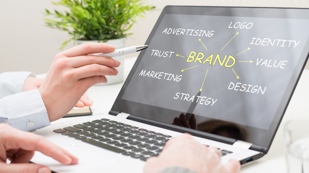 how to strengthen online branding